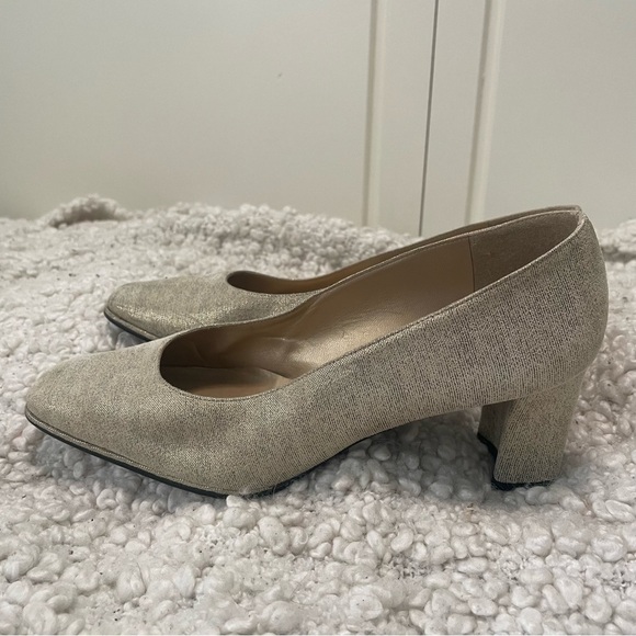 Stuart Weitzman Vintage Heels 9 - Picture 8 of 9
